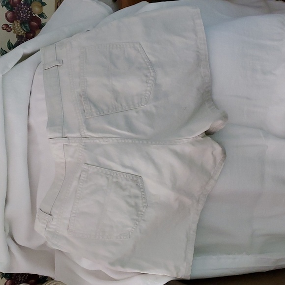 Shorts - Picture 2 of 3